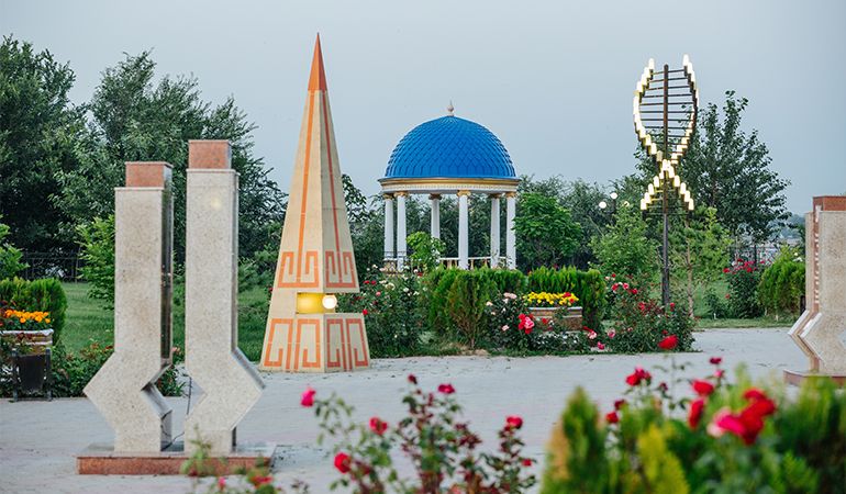 İstiqlaliyyət-Parkı.jpg